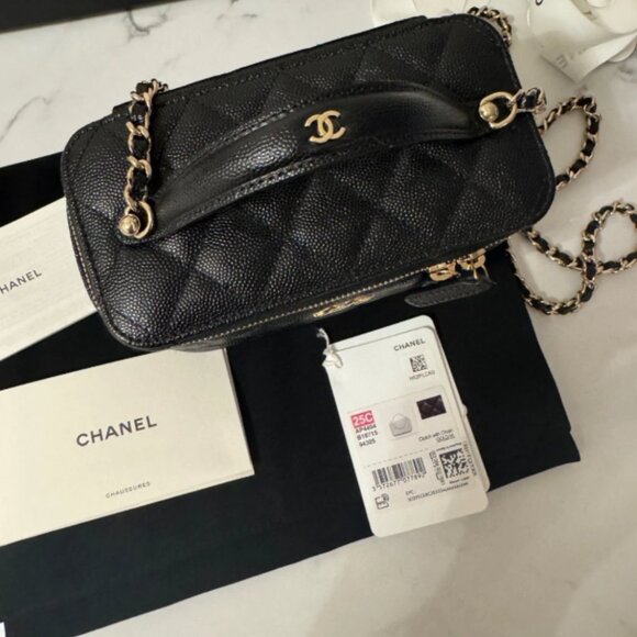 Chanel Caviar 25C Vanity with Chain NIB Authentic Pre-Owned - Picture 6 of 8